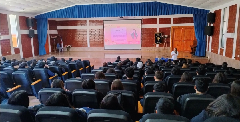 Realizan charla vocacional para los alumnos/as con invitadas de diversas carreras profesionales